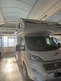 Camper mansardato McLouis Glamys 222