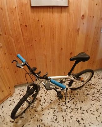 Bici bianca vendibile solo da roccaraso 