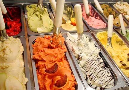 GELATERIA con distesa esterna