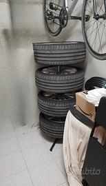 Stoccaggio ruote auto