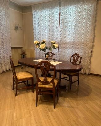 Tavolo con 6 sedie vintage