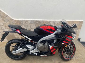 Moto RS457