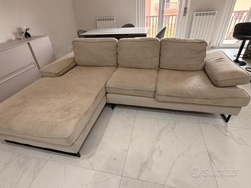 Divano angolare di atelier