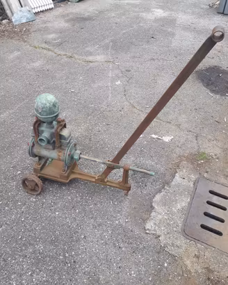 Pompa manuale per acqua