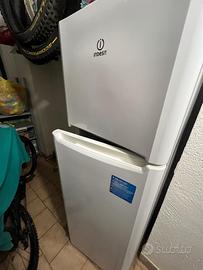 Frigorifero Indesit con congelatore