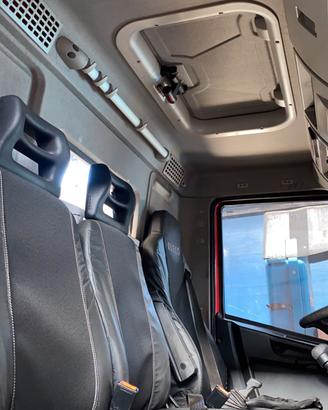 IVECO 160 E 22 EURO 6 CON GRU 17.0 + JIB E RADIO C