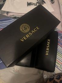 scatola e porta occhiali