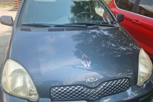 toyota yaris 1.0vvt-i 5 porte  ideale neo patentat