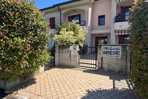 2 LOCALI A POZZONOVO
