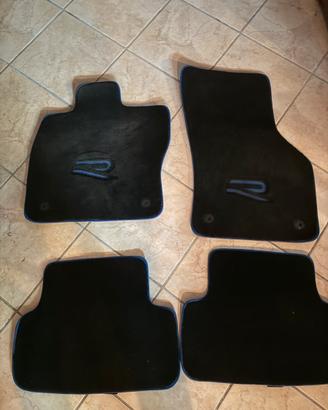 Set Tappetini per Golf R