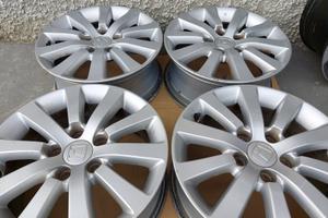 Set 4 cerchi in lega Honda 16” 5x114,3 6,5J ET45