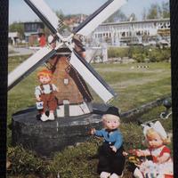 vecchia cartolina parco giochi Olanda bambole