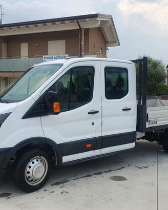 FORD TRANSIT CON GANCIO TRAINO