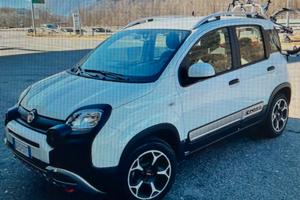 Fita Panda Cross Hybrid bianco del 2021