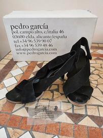 Pedro Garcia sandali neri suede con tacco