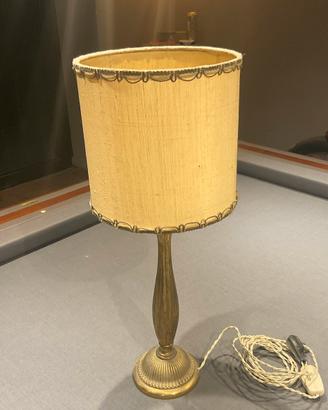 Lampada da tavolo o scrivania