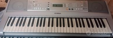 pianola Yamaha 