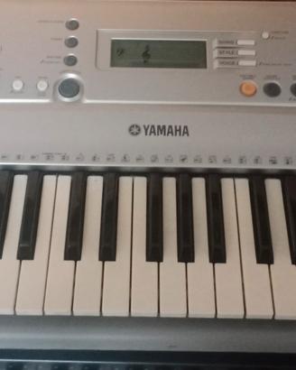 pianola Yamaha 