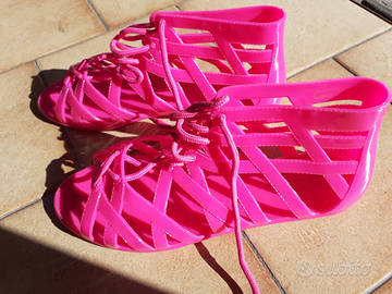 Scarpe plastica fucsia