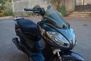Scooter 150cc , 18.000 km , del 2017
