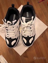 Scarpe Guess