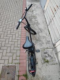 Bicicletta elettrica pieghevole tipo Graziella 