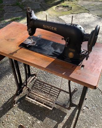 Singer 31M32 industriale funzionante con tavolo, c