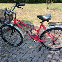 bici da donna con cestino