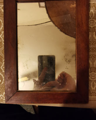 Antico specchietto da lavabo
