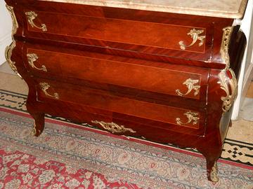 Prestigioso cassettone francese