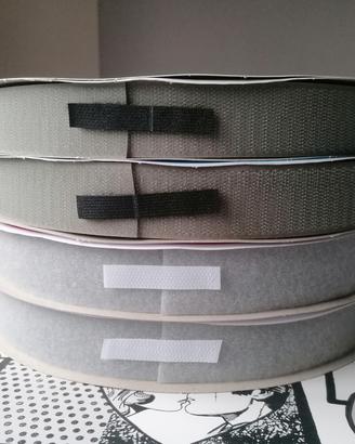 4 Pezzi Velcro Grigio 30 mm 25 M. Maschio Femmina.