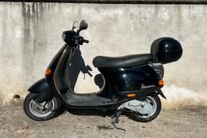 Vespa ET2 nera