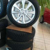 KIT GOMME, CERCHI E VALVOLE YARIS "15