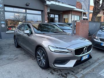 Volvo V60 B4 (d) Geartronic Momentum Business Pro