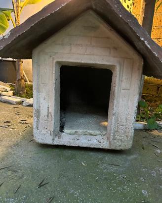 Cuccia per cani in cemento