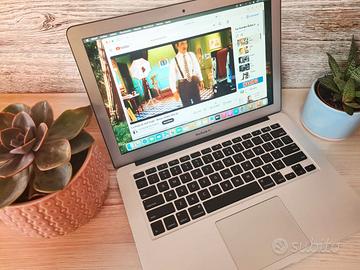 MacBook Air I7 8GB RAM 256 GB Ssd Portátil Apple