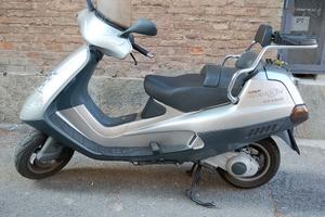 Piaggio Super Hexagon GTX 180