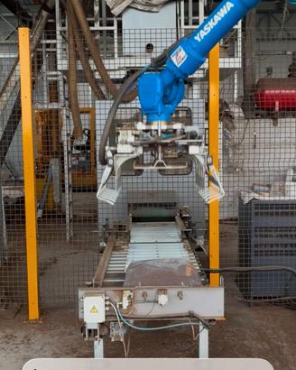 Impianto confezionamento sacchi con Robot
