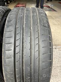 Pneumatici seminuovi 215/45R17