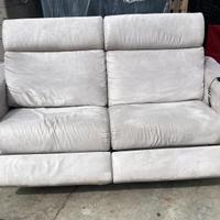 Divano relax con poggiapiedi estraibile