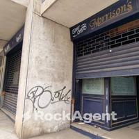 LOCALE IN ZONA CENTRALE CON DOPPIA VETRINA - FRONT