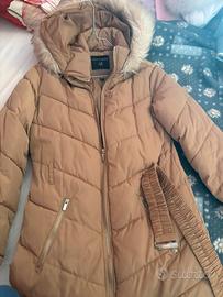 Giubbotto beihe con pelliccia e cintura