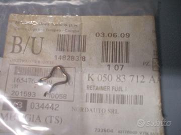 05083712AA fermo Chrysler