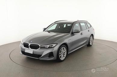 BMW 320 e Touring 204 cv Hybrid - Plug-in
