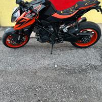 ktm 1290 super deuke R
