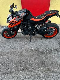 ktm 1290 super deuke R