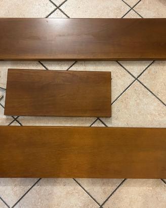 Set di mensole color noce con supporti a scomparsa