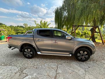Mitsubishi L200 2.4 D 154cv doppia cabina 4WD