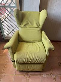 Divano angolare in pelle+poltrona elettronica