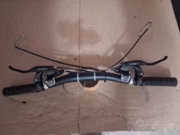 Manubrio flat  completo di comandi